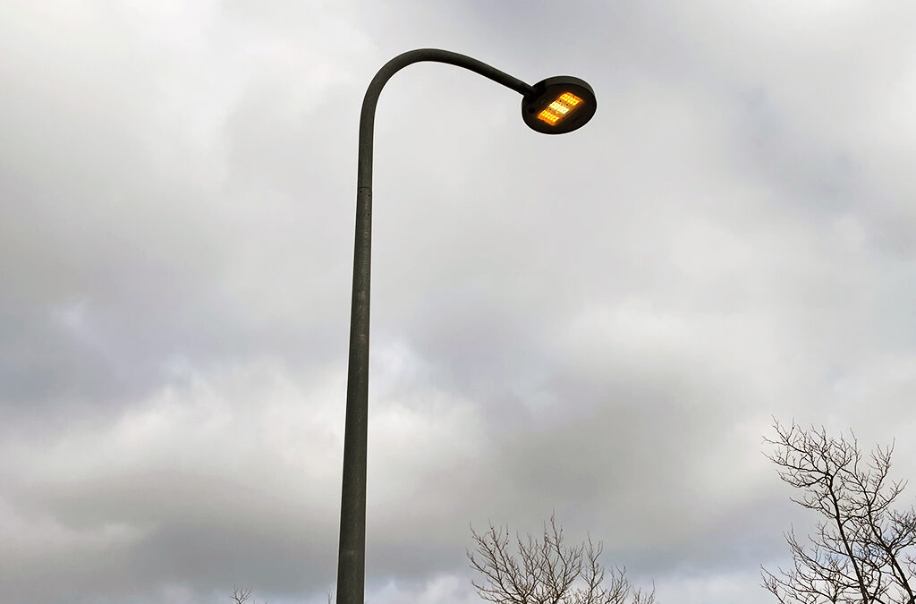 Combining advanced lighting features and sensing